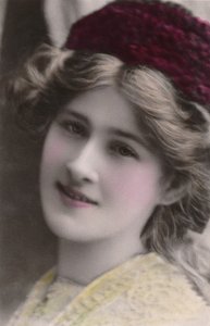 Miss Phyllis Dare, 1890-1975, ca. 1930 door Unbekannt
