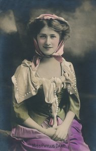Miss Phyllis Dare door Unbekannt