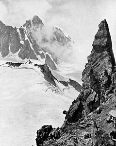Mont Maudit gezien vanaf de Aiguille Marbrees, de Alpen, begin 20e eeuw door Unbekannt