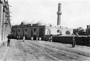 Moskee aan River Street, Bagdad, Mesopotamië, WOI, 1918 door Unbekannt