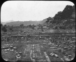 Berg Kronos en Tempel van Hera, Olympia, Griekenland