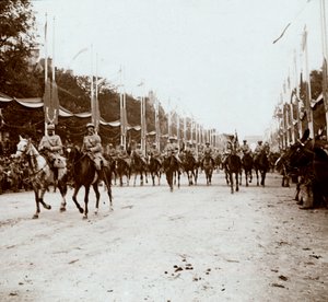 Bereden officieren, overwinningsparade, Parijs, Frankrijk, ca. 1918-1919 door Unbekannt