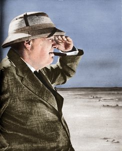 Mr. Churchill bespiedt de vijand, 1943