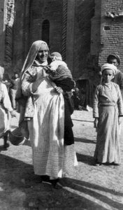 Moslimvrouw en kind, Irak, 1917-1919