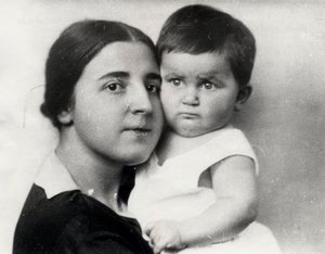 Nadezhda Alliluyeva, tweede vrouw van Josef Stalin, en hun dochter Svetlana Alliluyeva, 1927 door Unbekannt