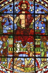 Nationaal Museum van Franse monumenten. Oude kerk van de Cordeliers, Chateauroux. Glas-in-loodraam van het Laatste Oordeel, Parijs, Frankrijk