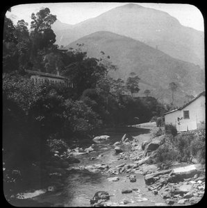 Bij Petrópolis, Rio de Janeiro, Brazilië, eind 19e of begin 20e eeuw door Unbekannt