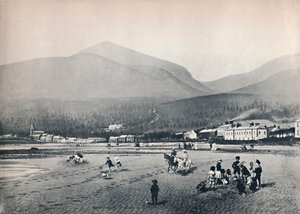Newcastle, Co. Down. - Het Strand, met Slieve Donard, 1895 door Unbekannt