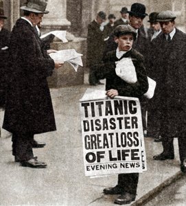 Krantenjongen met nieuws over de Titanic-ramp, 14 april 1912