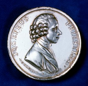 Voorzijde van herdenkingsmedaille voor Joseph Priestley