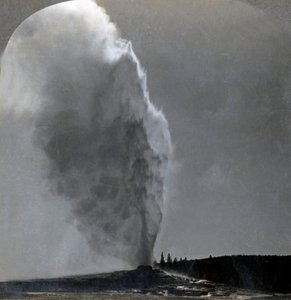 Old Faithful, Koningin van de geisers, Yellowstone National Park, VS, 1904 door Unbekannt