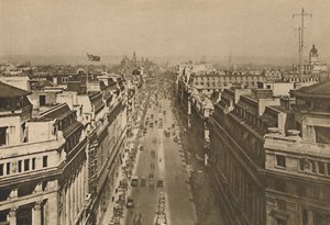 Op Het Dak van Bush House, Kijken Vanaf Kingsway Naar De Noordelijke Hoogten, c1935 door Unbekannt