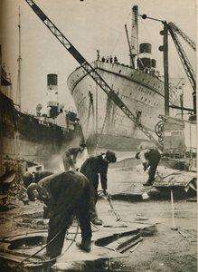 Op de Firth of Forth. Scheepsslopen bij Boness West Lothian, 1937