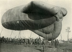 Een van onze observatieballonnen, 1919 door Unbekannt