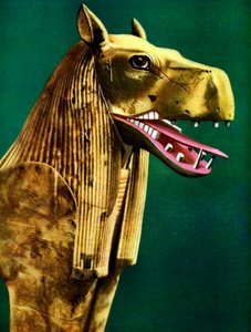 Een van de dubbele steunen van een ceremoniële bank gevonden in het graf van Toetanchamon, Egypte, 1933-1934 door Unbekannt