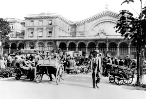 Buiten het Gare de l