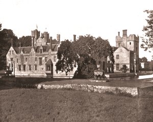 Oxburgh Hall, Norfolk, 1894 door Unbekannt
