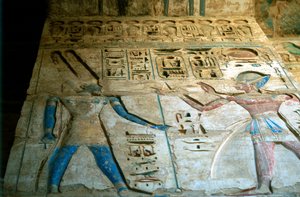 Reliëf geschilderd, tempel van Ramses III, Medinet Habu, Egypte, 12e eeuw v.Chr. door Unbekannt
