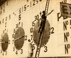 Schilders aan het werk op de White City tote, West-Londen, 1932, 1933