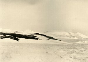 Deel van Queen Alexandra Range 1500 Voet Op De Gletsjer, ca. 1908, 1909 door Unbekannt