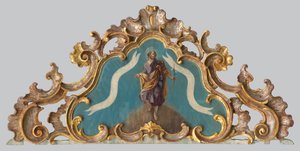 Fronton van een altaar met een figuur van een heilige door Unbekannt