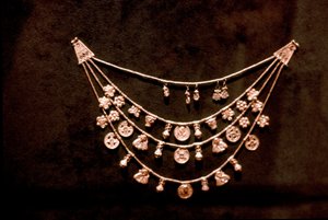 Fenicische gouden sieraden, 5e eeuw v.Chr. door Unbekannt