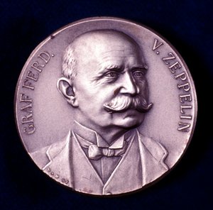 Portret van Graaf Ferdinand von Zeppelin door Unbekannt
