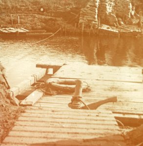 Post aan de Rivieroever, Diksmuide, België ca. 1914-ca. 1918 door Unbekannt
