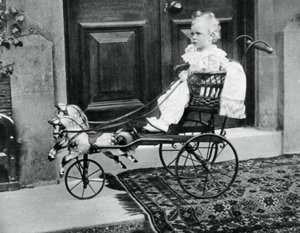 Prins Albert Windsor op éénjarige leeftijd, ca. 1896