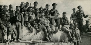 R.A.F. Grondpersoneel: Tripolitania, ca. 1942-1943, 1945 door Unbekannt