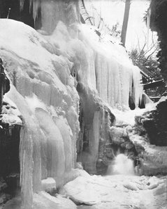 Rainbow Falls in de winter, Watkins Glen, New York State, VS, ca. 1900