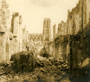 Kathedraal van Reims, Reims, Noord-Frankrijk, ca. 1914-1918 door Unbekannt