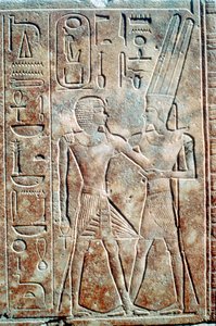 Reliëf van koningin Hatsjepsoet in mannelijke kleding, Tempel van Amon, Karnak, Egypte door Unbekannt