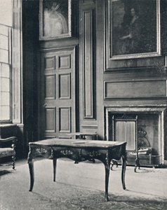 Kamer in Boughton House, met schoorsteenmantel uit het begin van de 18e eeuw, 1927 door Unbekannt