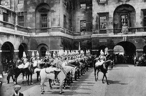Royal Horse Guards, wisseling van de wacht, Londen, 1915 door Unbekannt