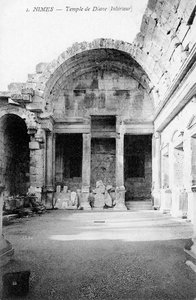 Verwoest interieur van de Romeinse tempel van Diana, Nîmes, Frankrijk, 20e eeuw door Unbekannt