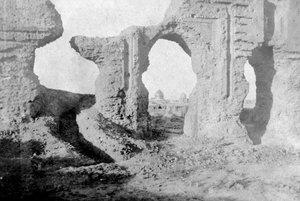 Verwoeste muren van de Betoverde Tuin, net buiten Samarra, Irak, 1917-1919