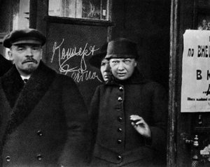 Russische Bolsjewiek leider Vladimir Lenin en zijn vrouw, Nadezhda Krupskaya, Rusland, 1922 door Unbekannt