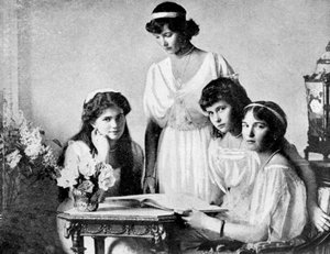 Russische koninklijke dames, Tsarkoe Militair Hospitaal, 1914 door Unbekannt