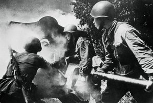 Russische artillerie in actie, Oostfront, 1943