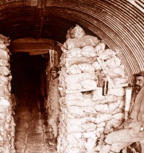 Zandzakkeningang, Champagne, Frankrijk, ca. 1914-ca. 1918