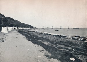 Zeezicht - Het badstrand en de hangbrug, 1895 door Unbekannt