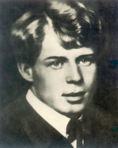 Sergei Yesenin, Russische dichter, 1910s