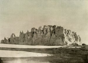 Getande rand van gletsjer ten zuiden van Kaap Borne, Ross Island, ca. 1908, 1909 door Unbekannt