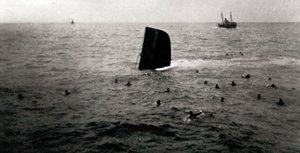 Schipbreuk van de Republikeinse onderzeeër B6, augustus 1936 (zwart-wit foto) door Unbekannt