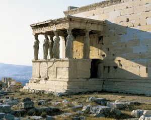 Zuidgevel van de tempel van het Erechtheion, Akropolis van Athene. Fotografie.