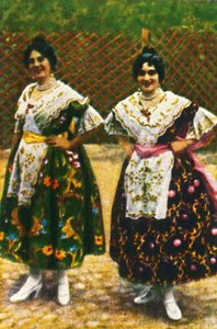 Spaanse vrouwen in traditionele klederdracht, ca. 1928 door Unbekannt