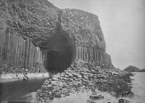 Staffa - Fingals Grot, 1895 door Unbekannt