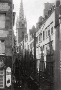 Straatscène, met de kathedraaltoren, St Malo, Bretagne, Frankrijk, 20e eeuw door Unbekannt