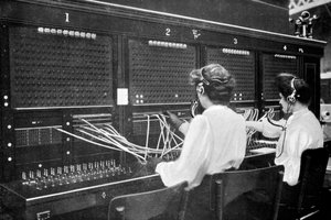 Telefonistes aan het werk, begin 20e eeuw